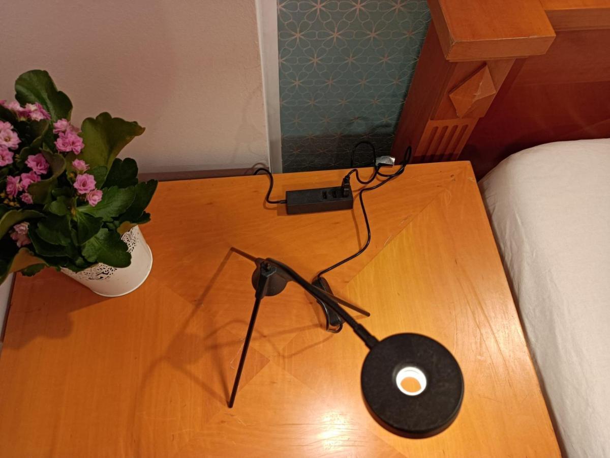 Discreet And Quiet Apartment In Central Of Piata Romana Bukarest Kültér fotó